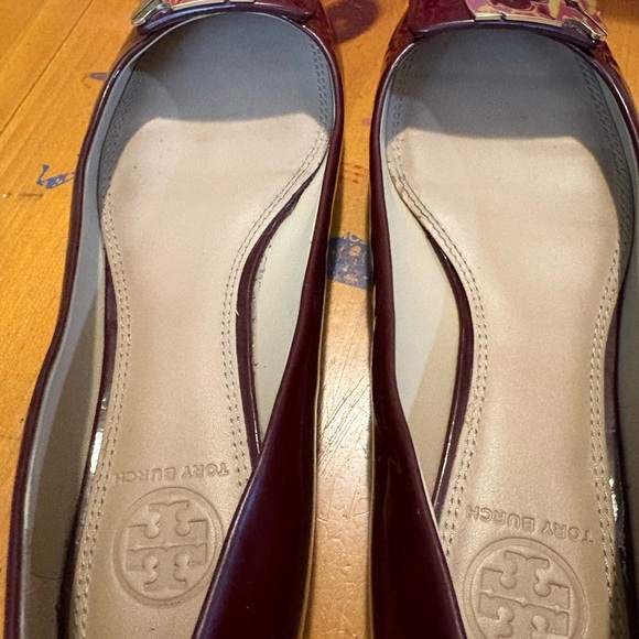 Tory Burch Maroon square toe Flats with Gold Detailing 6.5 - Picture 5 of 8
